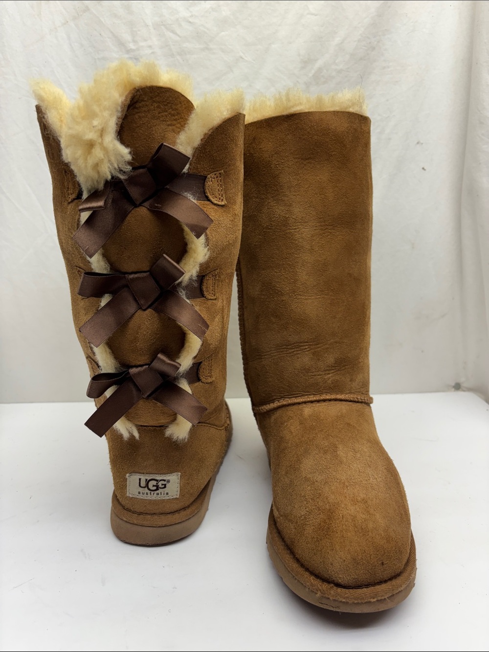 UGG Women's Chestnut Sheepskin Bow-Back Boots, SZ 6, box 2G